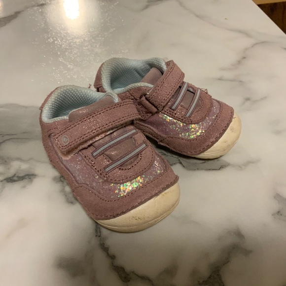 STRIDE RITE Size 4W - Picture 1 of 2